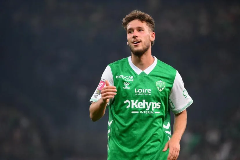Mercato : l'attaquant de Saint-Étienne Lucas Stassin en route pour le Séville FC
