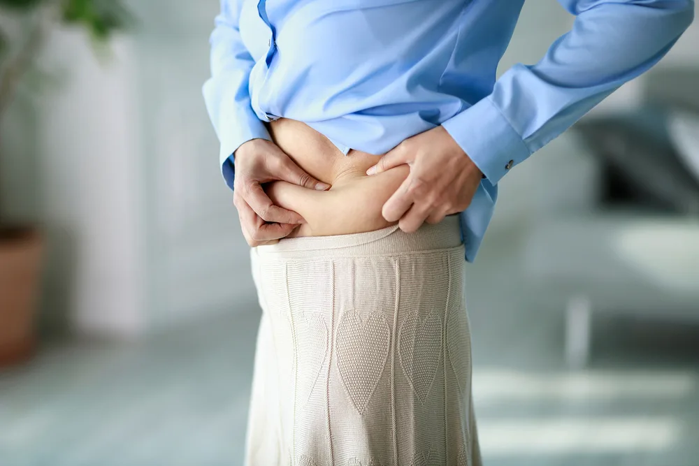 40대부터 유독 처지는 뱃살… ‘세 가지’ 바꾸면 빠진다