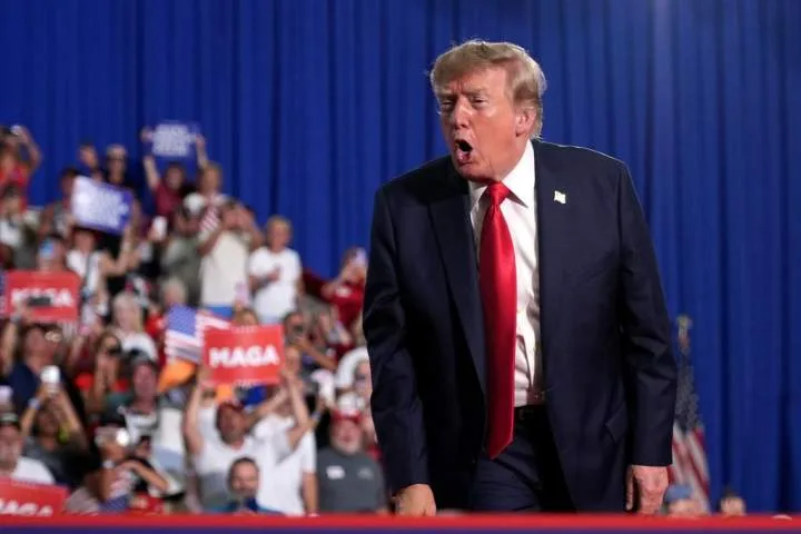 Trump threatens more 50% tariffs on Canadian automotive industry and steel