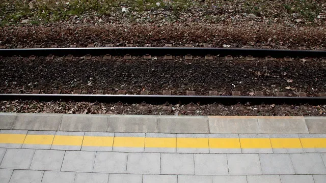 Atropelamento faz um ferido grave e corta Linha do Norte em Gaia