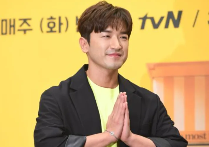 신화 이민우 속여 25억 뜯어낸 작가 철퇴…"전액 배상"