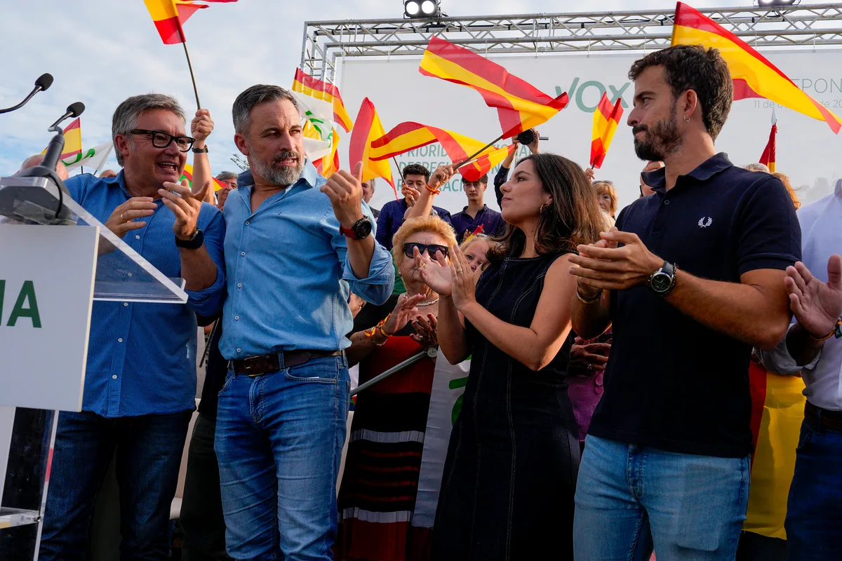 Vox sacude el mapa electoral: cerca al PSOE en Andalucía, lo supera en Murcia y da el sorpasso al PP en Cataluña