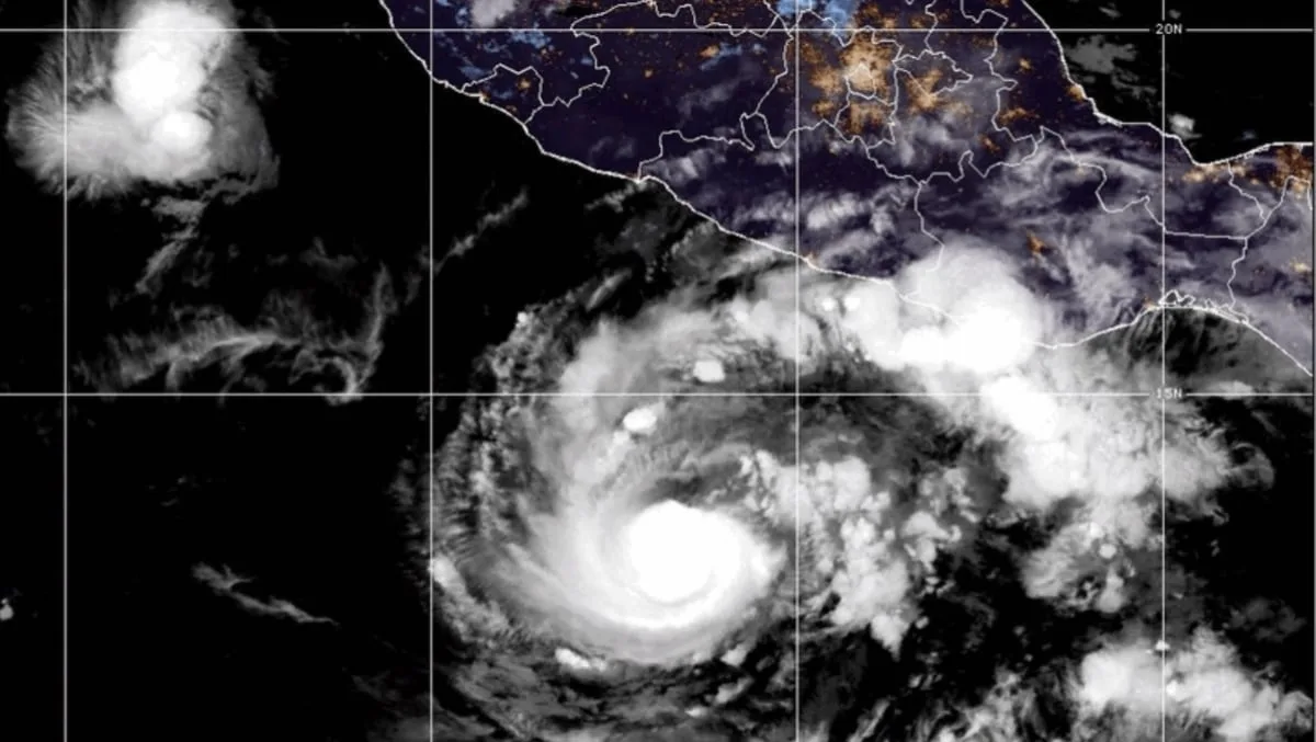 EN VIVO: Huracán ‘Trudy’ se intensifica a categoría 2 y amenaza las costas de Jalisco y Colima