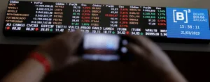 Ibovespa recua na contramão do exterior, após sequência positiva