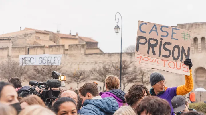 Lutte contre les violences sexistes et sexuelles : doit-on se passer de la prison ?