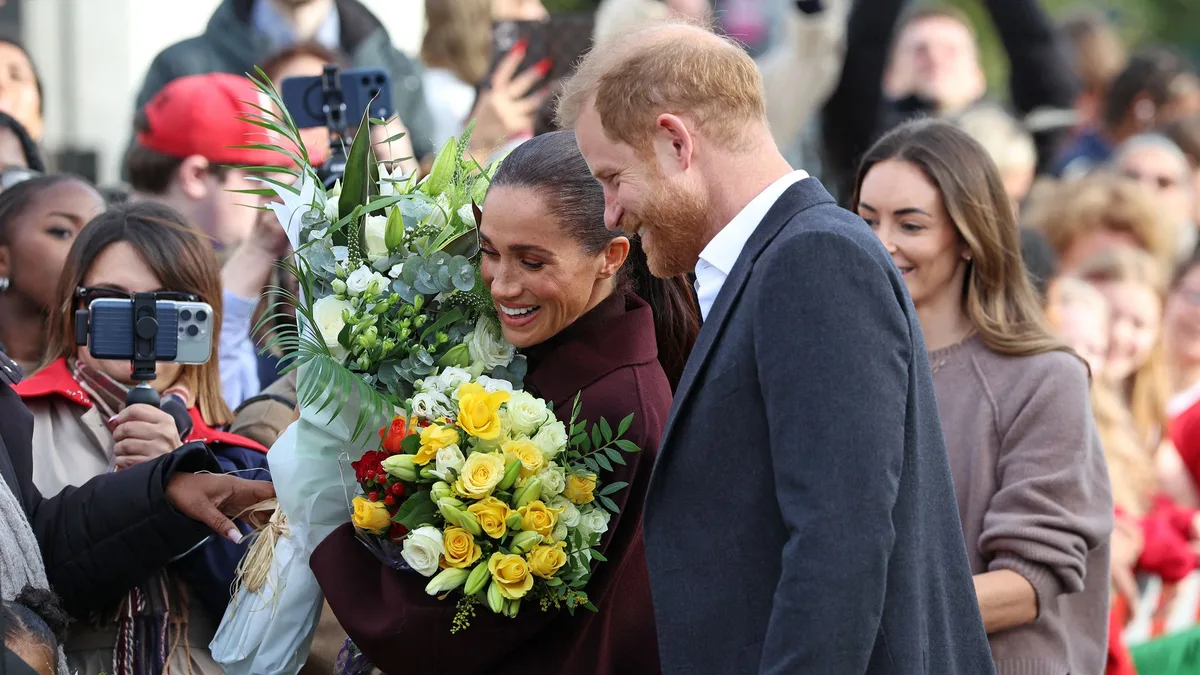 Meghan y Harry, recibidos en Nottingham como si el tiempo no hubiera pasado: las imágenes de su primer acto juntos en Reino Unido tras 6 años