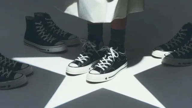 Converse pede desculpa por anúncio associado ao KKK: "Errámos"