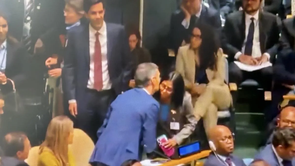 Delcy Rodríguez saluda a Pedro Sánchez en la ONU y le pide seguir hablando sobre Venezuela