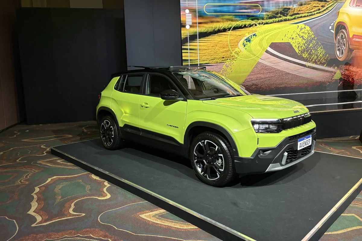 Jeep lança Avenger, SUV compacto que tem ajuda da eletricidade para consumir menos