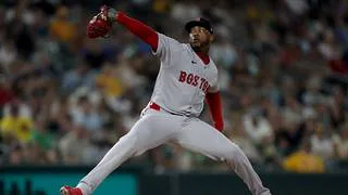 Cláusula millonaria: Aroldis Chapman activa su renovación automática con los Medias Rojas
