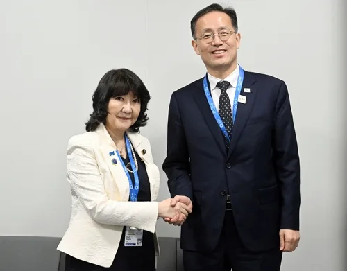 한일 재무장관, 100억달러 규모 통화스와프 3년 연장 합의