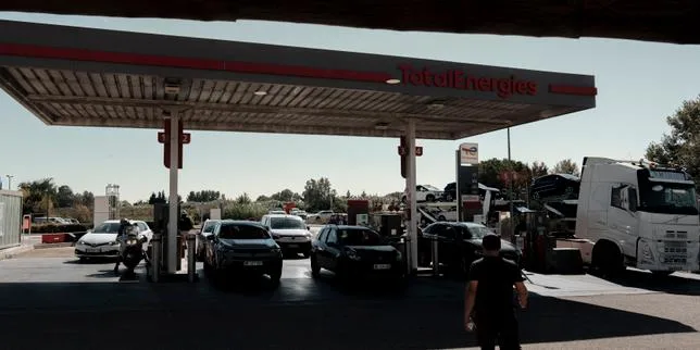 Carburants : le gouvernement réunit les distributeurs lundi et espère une baisse des prix « début novembre »