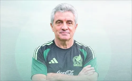 ¿Quién es Juan Manuel Lillo, el experimentado auxiliar de Rafa Márquez que dirigió a Pep Guardiola en Dorados de Sinaloa?