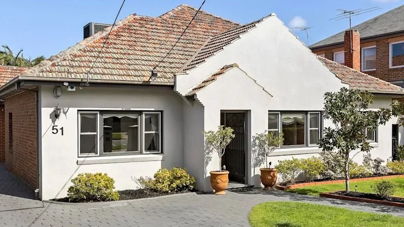 Upsizer gets a $45,000 discount on Essendon home with stylish reno