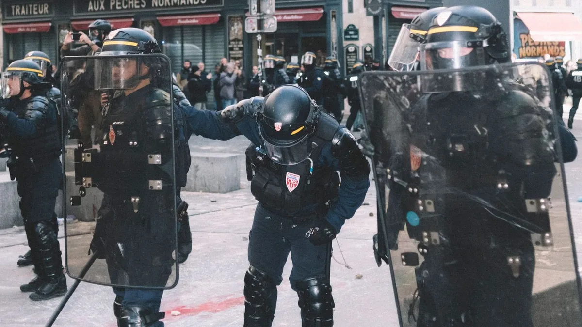 Nach den Ausschreitungen: 1.800 Festnahmen bei Protesten in Frankreich