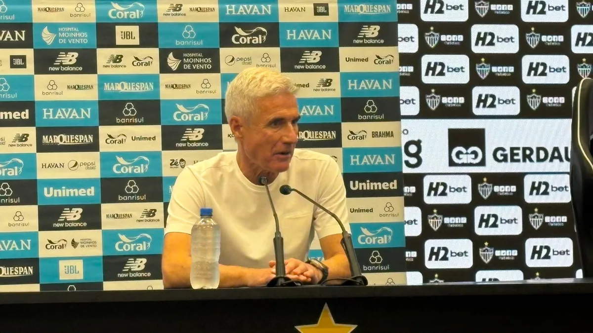 Luís Castro assume culpa por derrota do Grêmio e promete mudanças