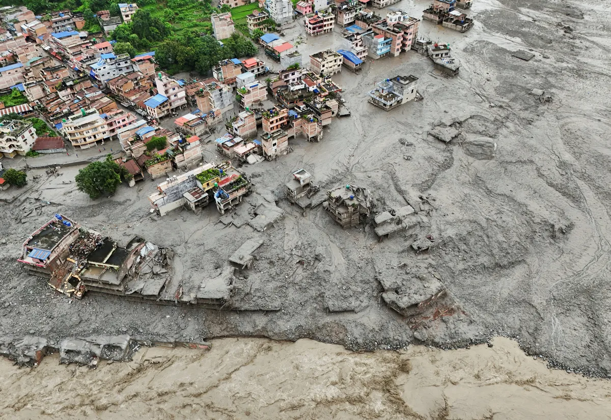 El número de desaparecidos en Nepal y Tíbet tras la fuerte riada asciende a más de 1.100, según dos registros