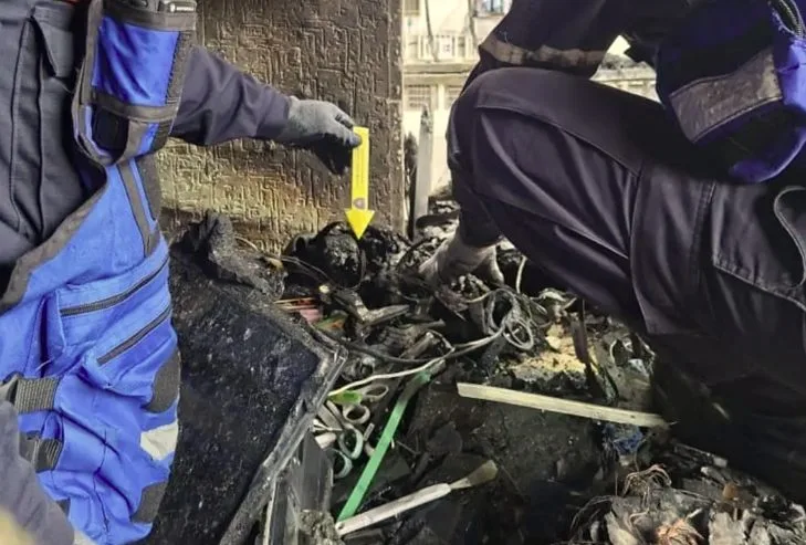 Incendio consumió parte de un apartamento en La Candelaria (FOTOS)