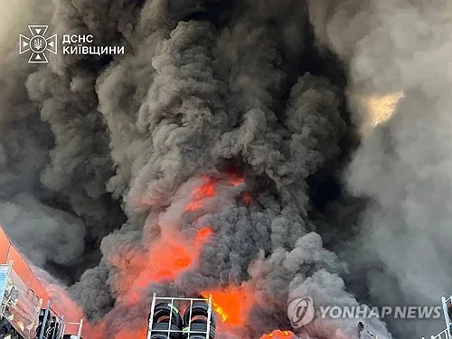 러 "에너지시설 대공습 준비"…우크라 "매일 드론 1천기로 공습"