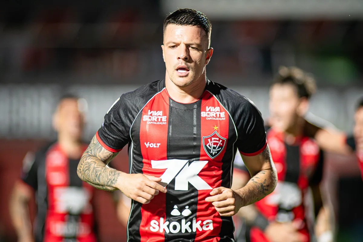 Renato Kayzer aponta Brasileirão como "objetivo verdadeiro" do Vitória