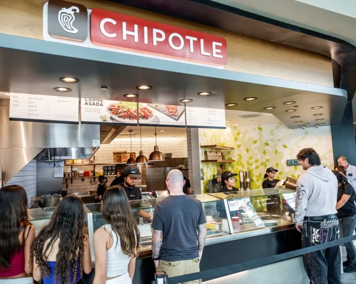 Starbucks reportedly exploring Chipotle takeover