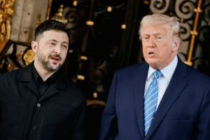 Zelenski pede apoio a novas sanções dos EUA contra a Rússia após suspensão de Trump