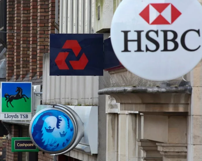 Student bank accounts: don’t be swayed by the freebies, freshers told