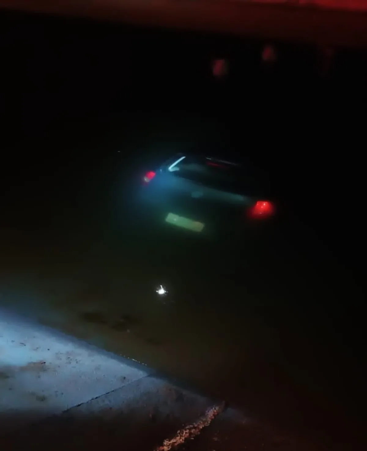 Duas pessoas morrem após carro cair em canal da Transposição, no Sertão da Paraíba