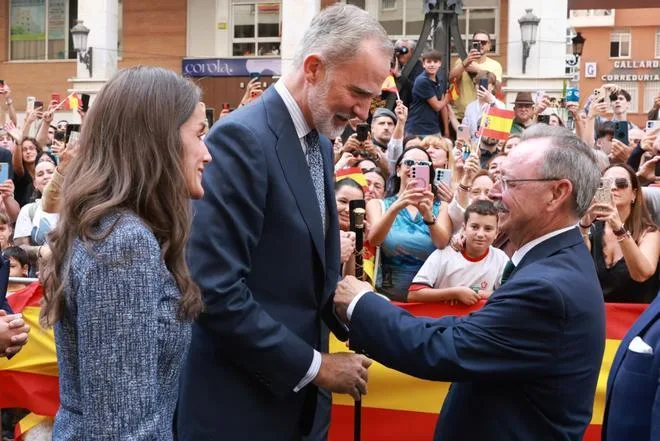 El Gobierno descarta un choque diplomático con Rabat y califica de "hecho puntual" la incursión de sus buques en aguas españolas