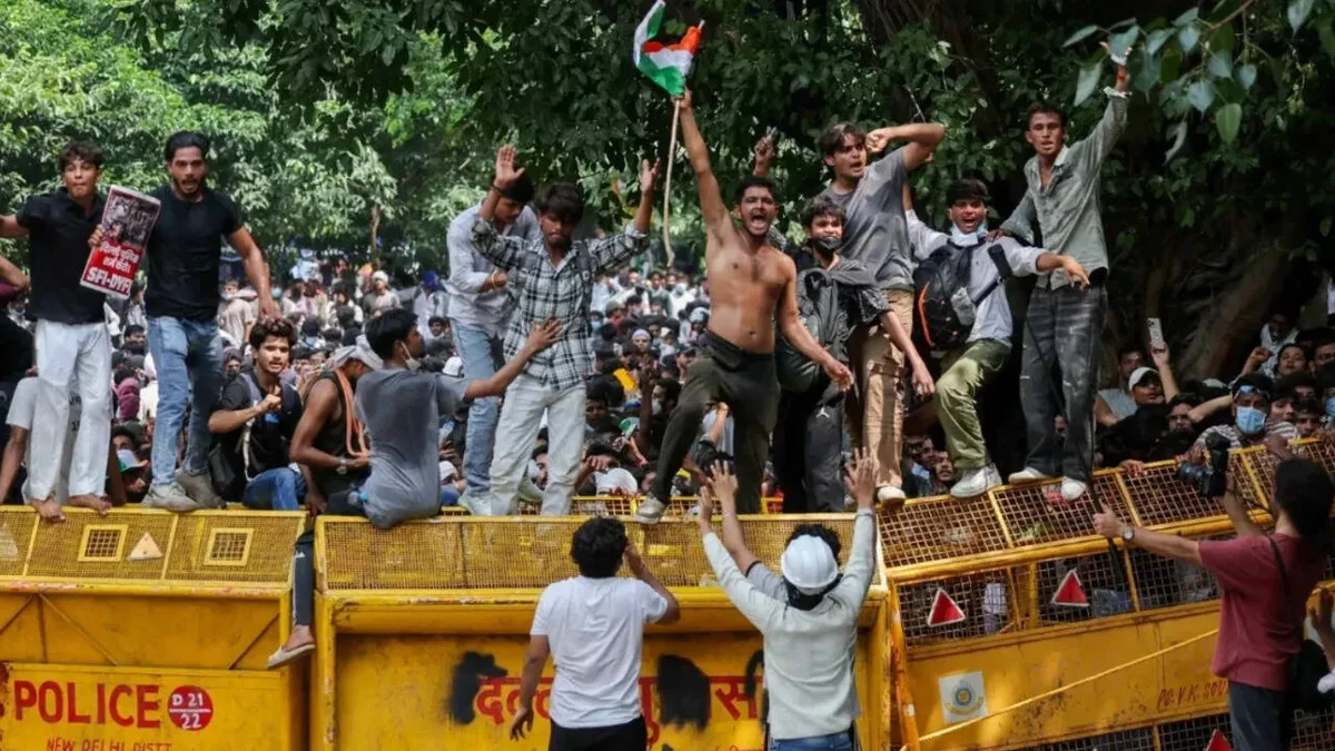 SC quashes FIRs against all NEET protesters, but 'hardened criminals' to face trial; CJP reacts