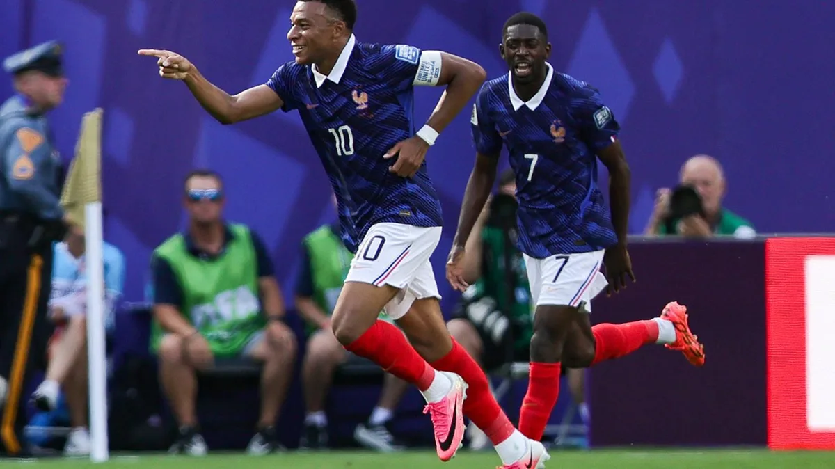 Dembélé recupera palavras de Mbappé e responde: «Nunca fui o eleito»