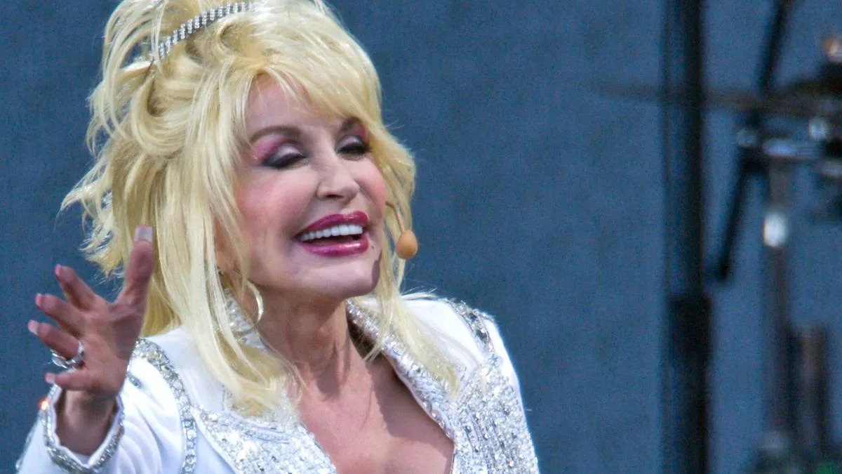 Dolly Parton was 'authentically true to herself'