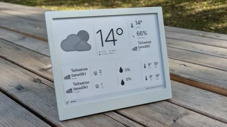 heise+ | TRMNL (X): E-Paper-Infodisplay mit Akku und ohne Ablenkungen im Test
