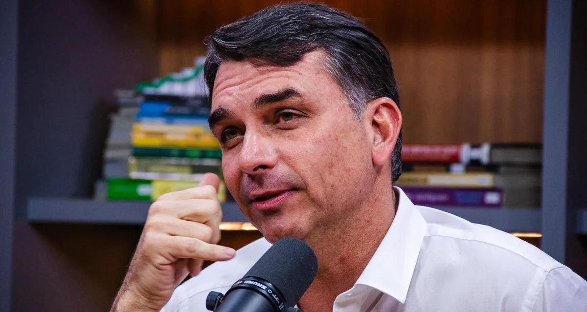 Entrevista de Flávio à Globo é acompanhada por panelaços em capitais