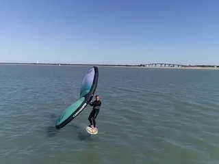 En Vendée, voler sur l’eau devient possible grâce à ce sport nautique