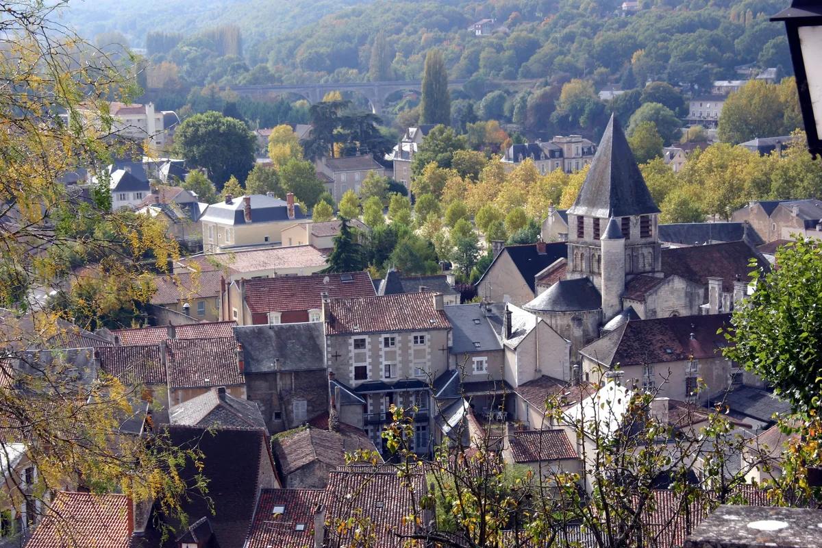 Cinco castillos medievales en apenas 300 metros: así es esta ciudad escondida de Francia