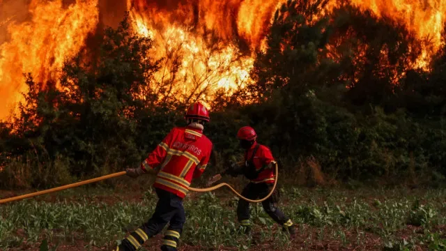 Fogo em Arcos de Valdevez com duas frentes ativas e reforços de meios