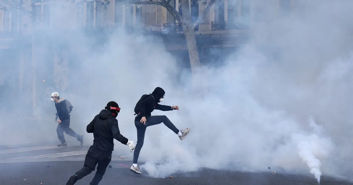 Arde París: ya hay 272 detenidos por los graves disturbios en las protestas contra Macron