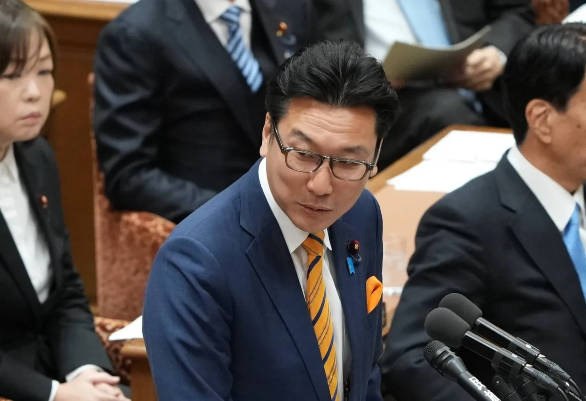 Japanese lawmakers visit China to patch up ties