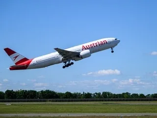 Un avion reliant Tel Aviv à Vienne dérouté après une alerte à la bombe
