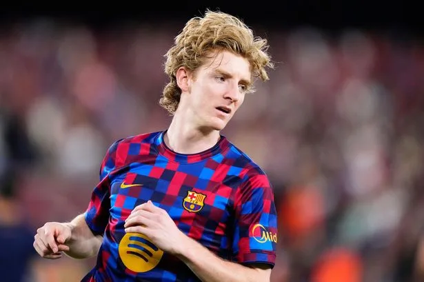 Spanish press in Anthony Gordon agreement as they point finger at Barcelona teammate