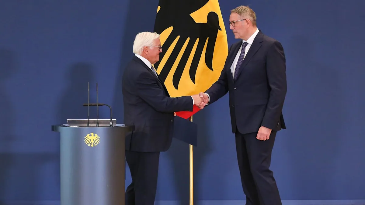 Minister in der Misere - Schafft Schweitzer den Spagat?