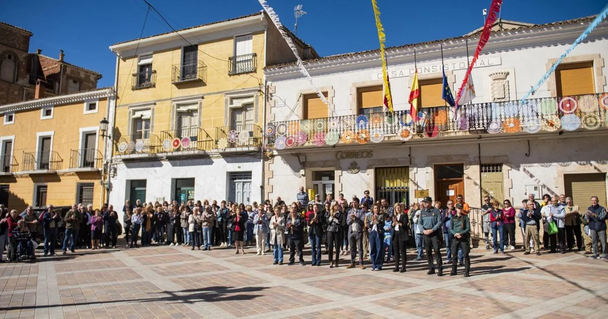 Valverde de Júcar muestra su repulsa por el crimen machista que deja dos niñas huérfanas