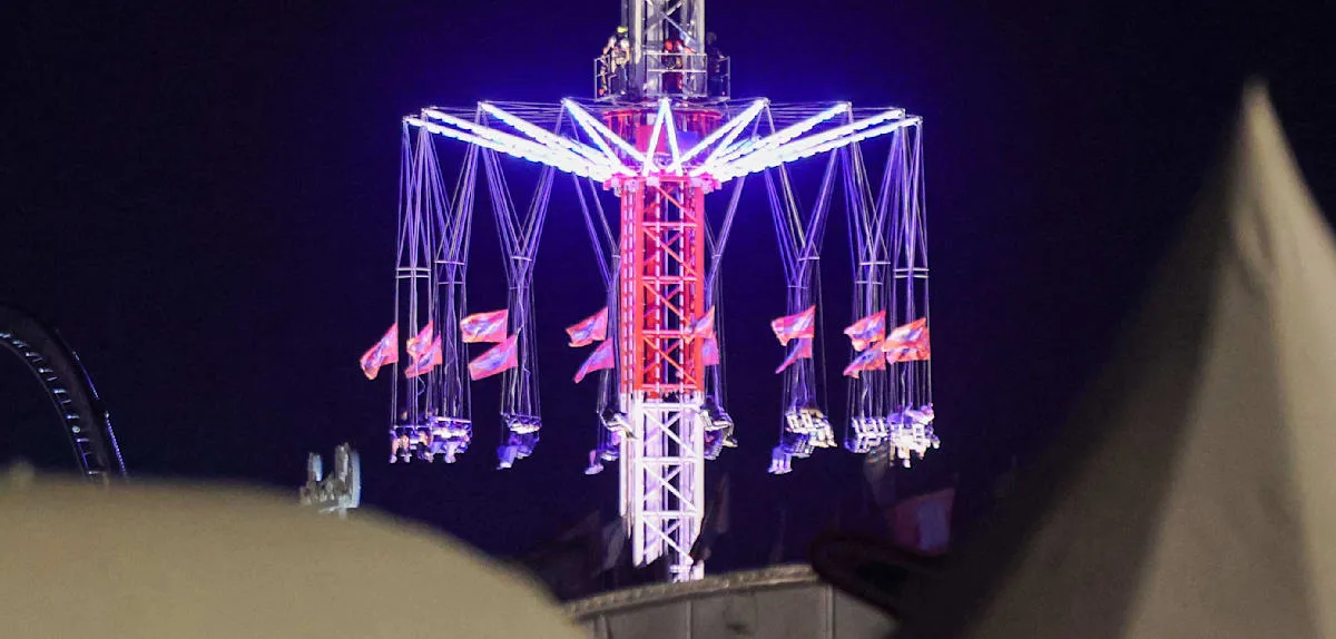 Menschen sitzen stundenlang in Kettenkarussell auf Hamburger Dom fest – in 30 Metern Höhe