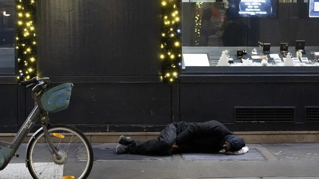 Pauvreté: au moins 170 000 personnes âgées sans abri en Europe, alerte la Fondation pour le logement