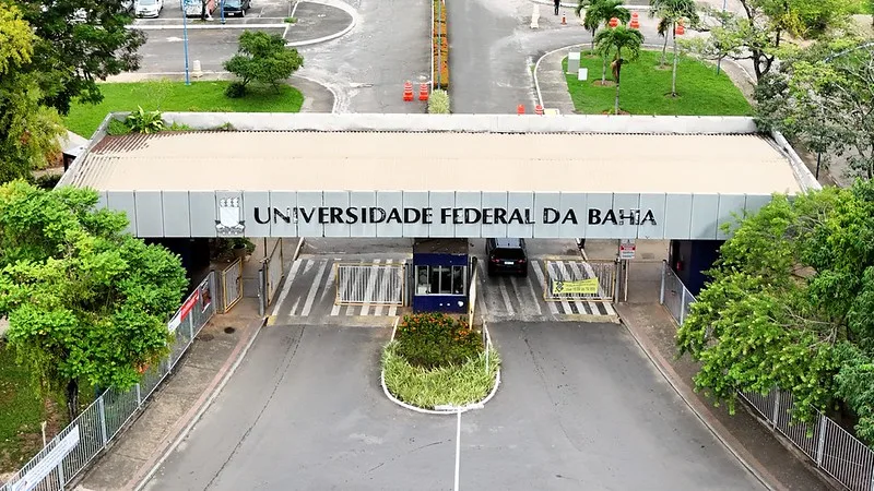 Deputado bolsonarista causa tumulto na UFBA; universidade repudia “atos de violência, intimidação e desrespeito”