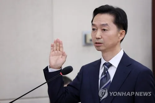 "정치 검사 공범"·"소신 갖춘 반윤"…김지용 놓고 與與 대립(종합2보)