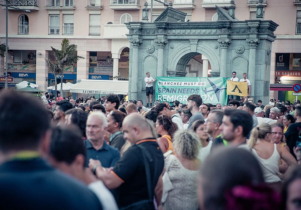 Tensión en Barcelona por la llegada de Save Europe Act, la internacional ultra que reclama la «remigración»