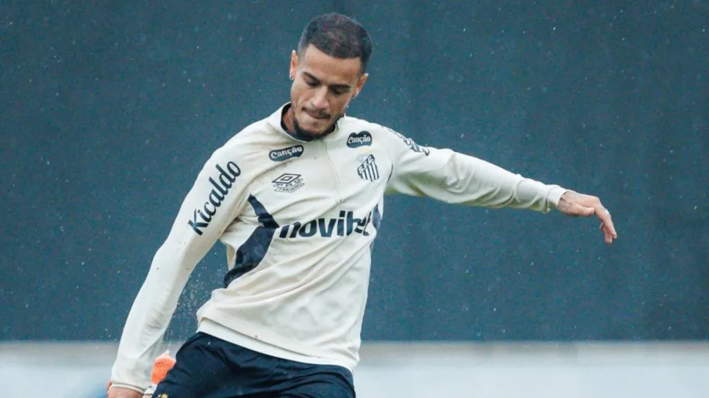 Coutinho marca primeiro gol com a camisa do Santos: ‘Feliz demais’