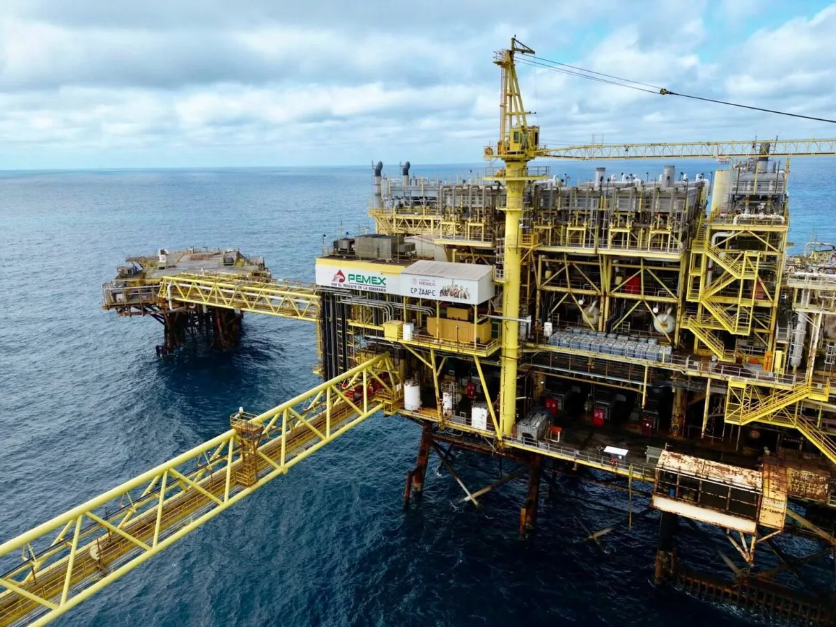 HR Ratings baja calificación de Pemex en línea con ajuste a nota de México